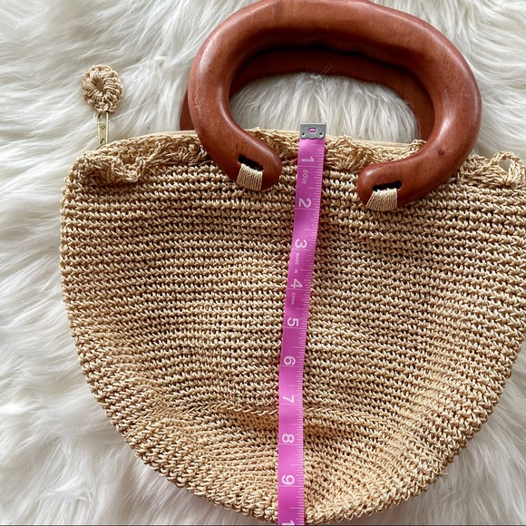 - Knitted Hand Bag/wood handle - Picture 6 of 6